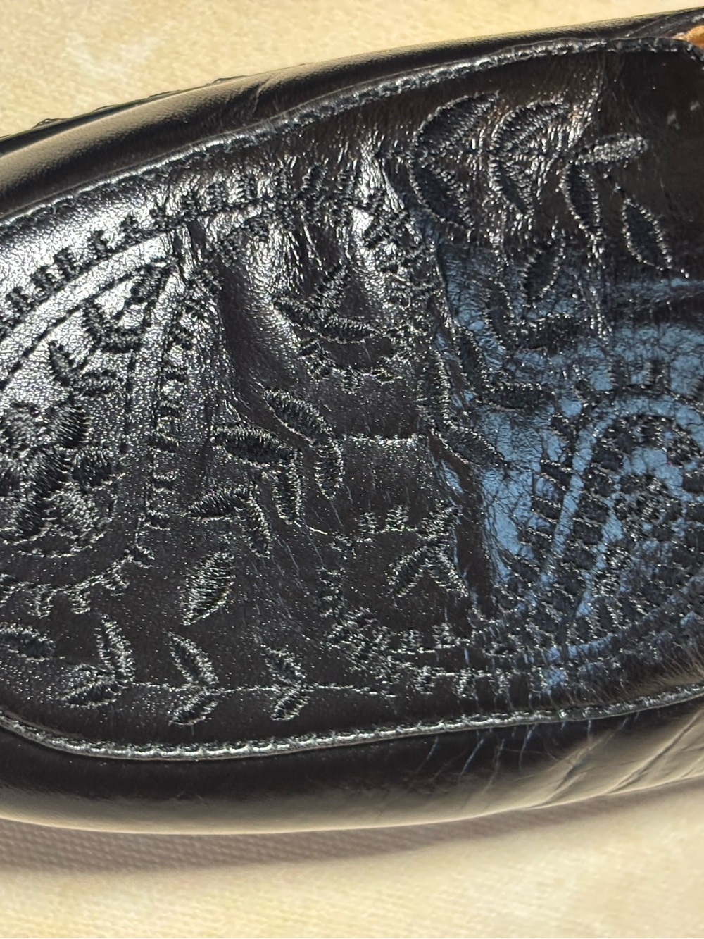 Sofft Black Leather Embroidered Loafers for Women, 8N, narrow - Picture 9 of 9